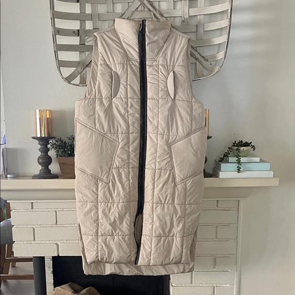 On The Move Packable Puffer Vest, Full Length - Picture 1 of 6